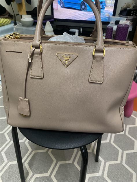 Review: Prada Saffiano Medium Double Zip Top.